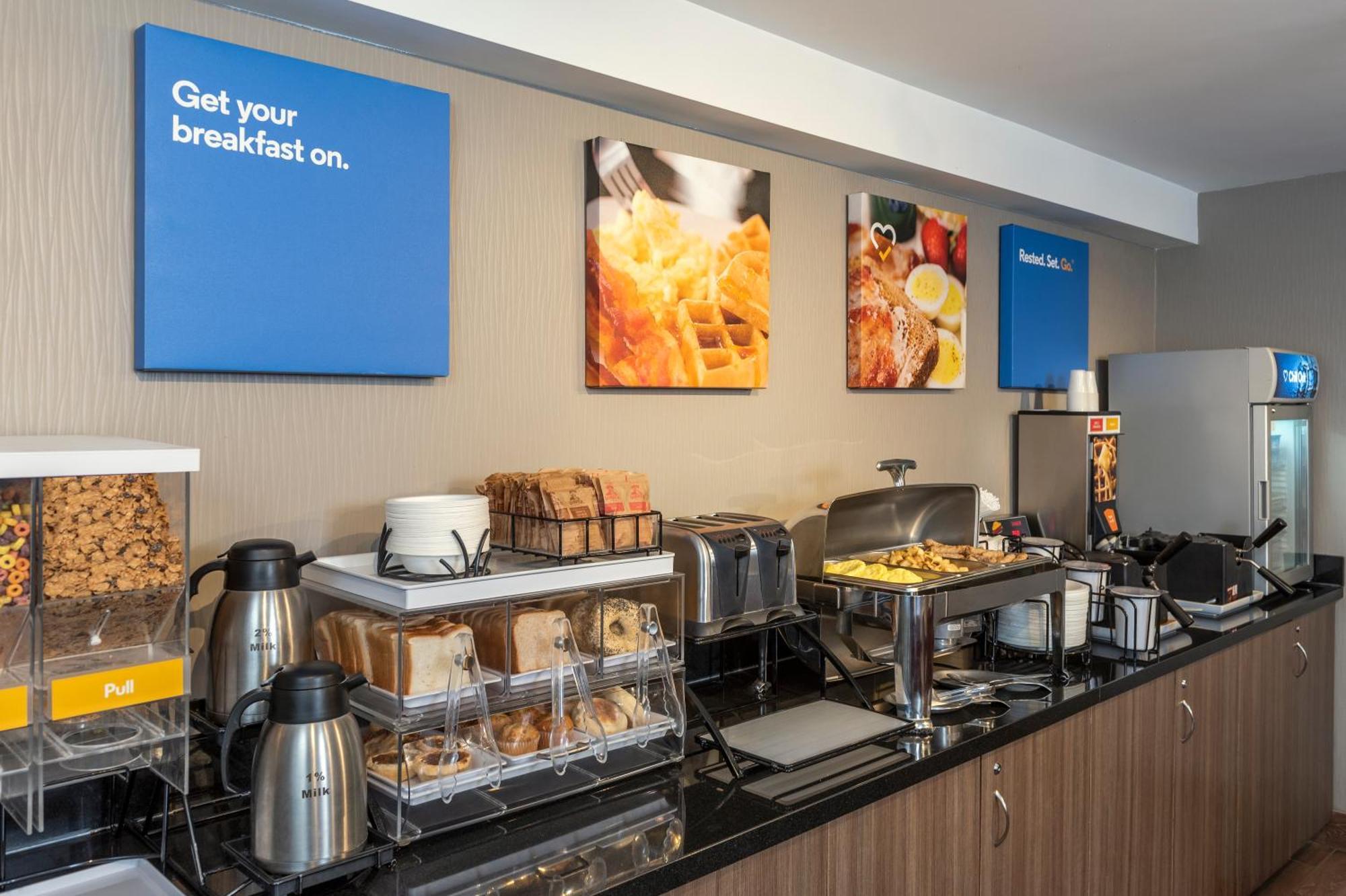 קיימברידג' Comfort Inn מראה חיצוני תמונה