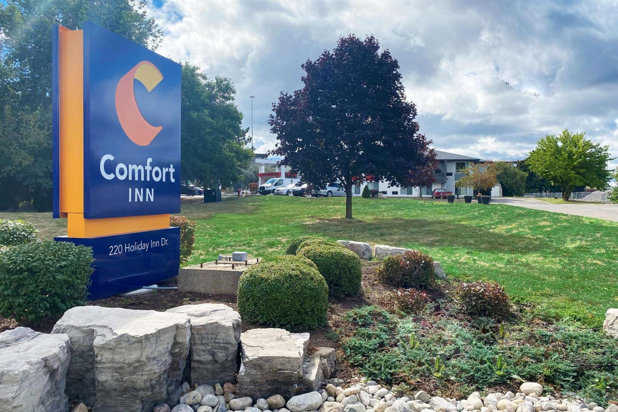 קיימברידג' Comfort Inn מראה חיצוני תמונה